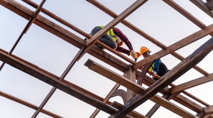 Expert top industrial roofings services in Dahinda, IL